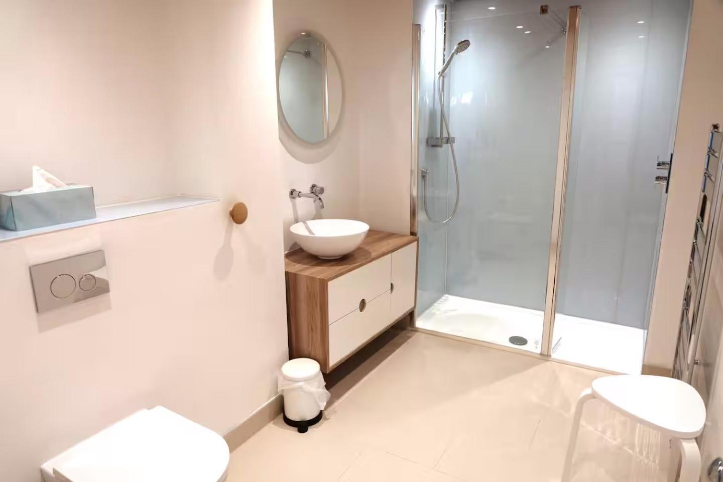Nordic Regency Apartment Cheltenham Dış mekan fotoğraf